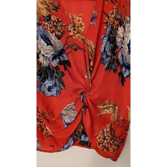 Umgee Red Floral Twist Front Top Size S - Picture 4 of 9